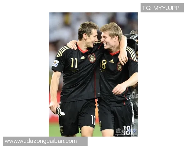 克罗斯在足球世界中的崛起与影响力分析：从天才少年到中场大师的成长之路